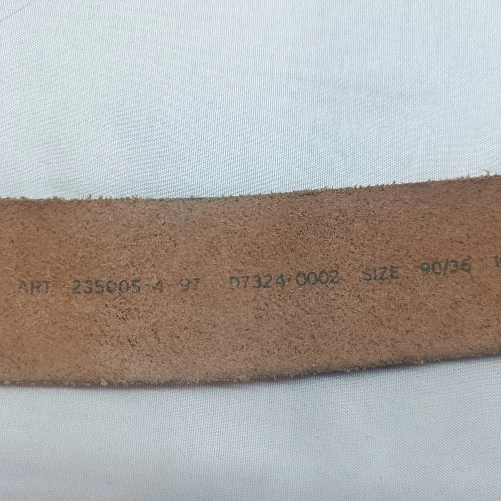 Vtg Levis Mens Tan Brown Full Grain Leather Belt Size 36/90 D7324-0002 Mexico